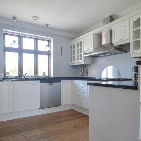Semesterbostad Four-bedroom Holiday In