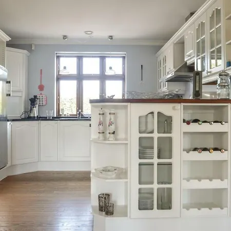 Four-bedroom Holiday In Semesterbostad *