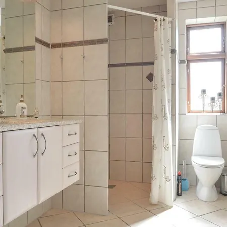 Semesterbostad Four-bedroom Holiday In *