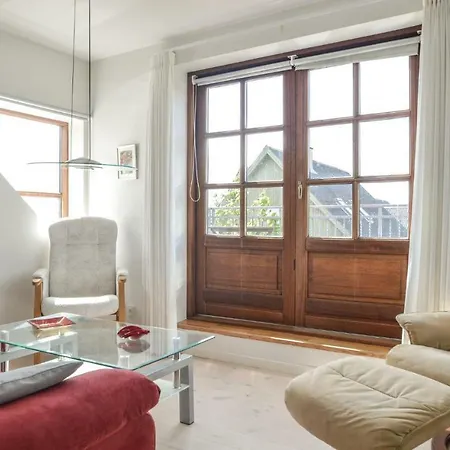 Four-bedroom Holiday In Semesterbostad